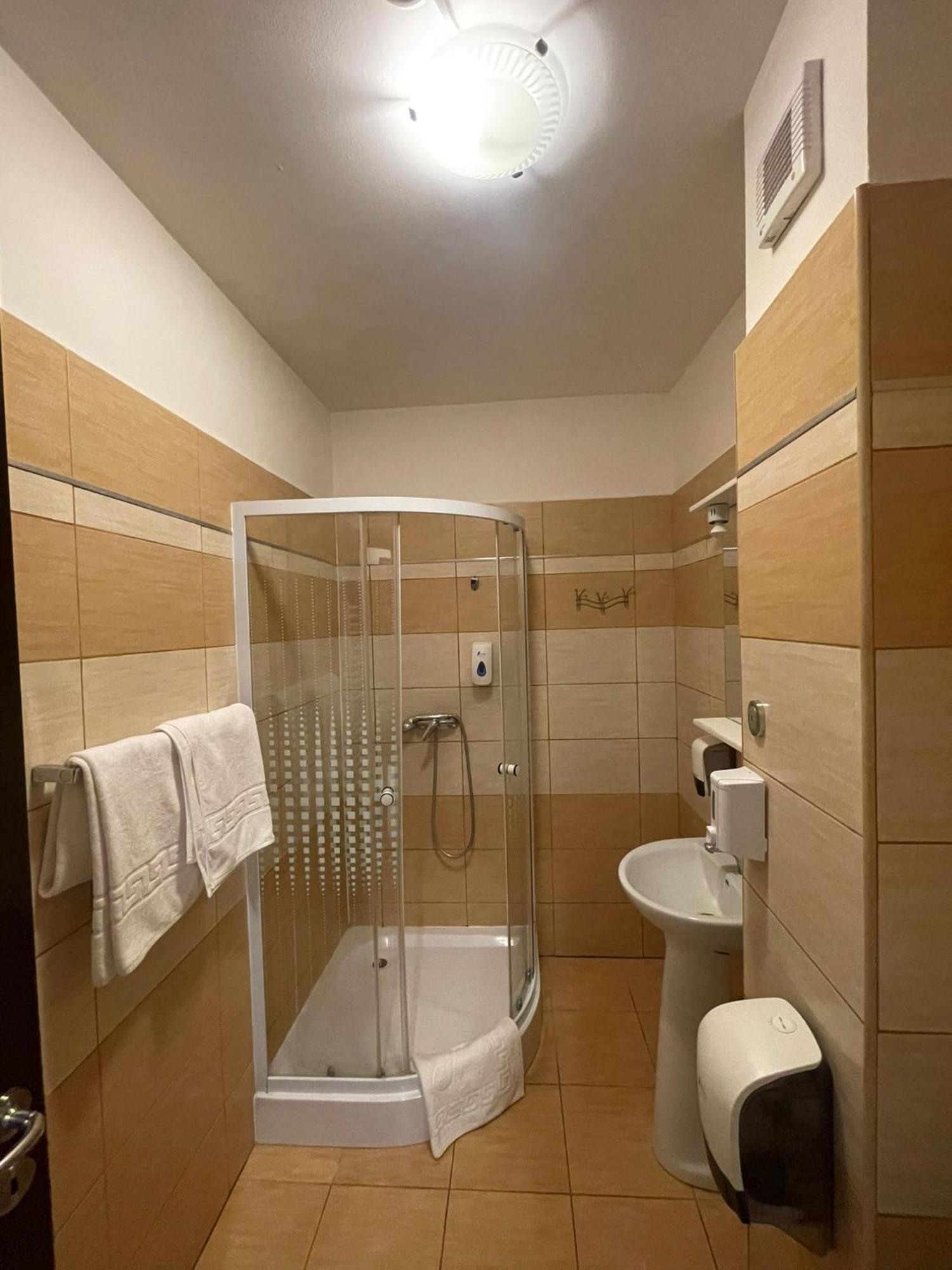 Conacul De Pe Lac Sagu Εξωτερικό φωτογραφία